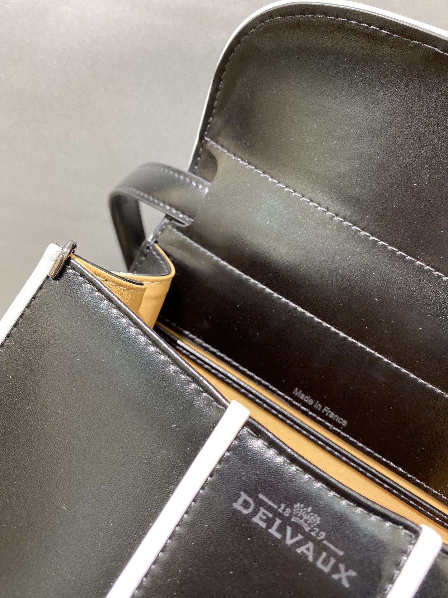 델보 브리앙 복스 토트백 미니